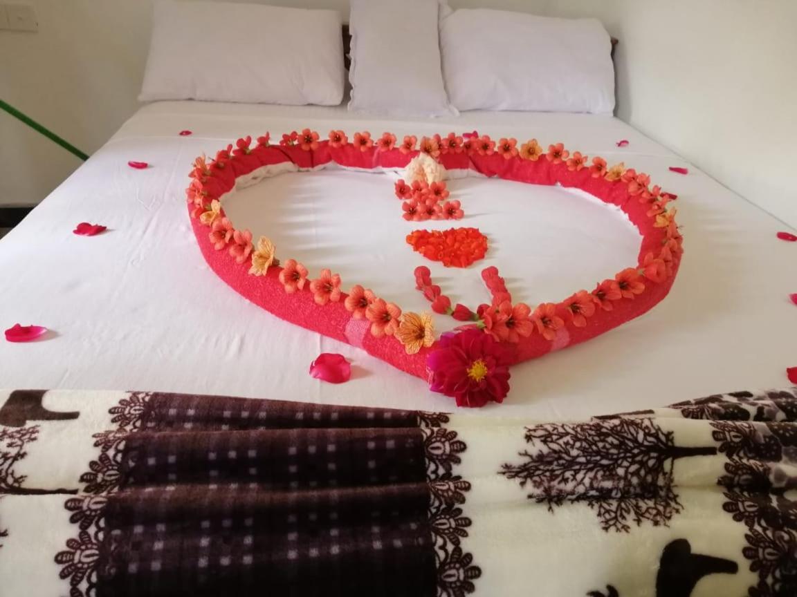 Lavendra Guset House Hotel Nallathanniya ภายนอก รูปภาพ