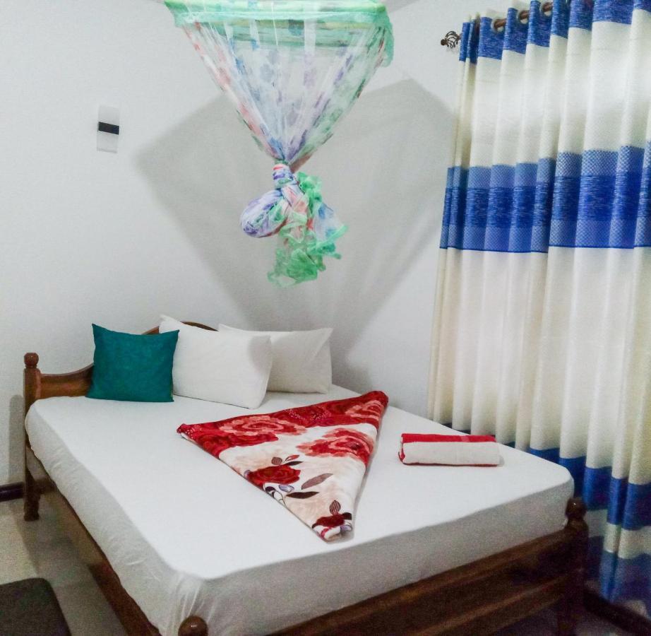 Lavendra Guset House Hotel Nallathanniya ภายนอก รูปภาพ