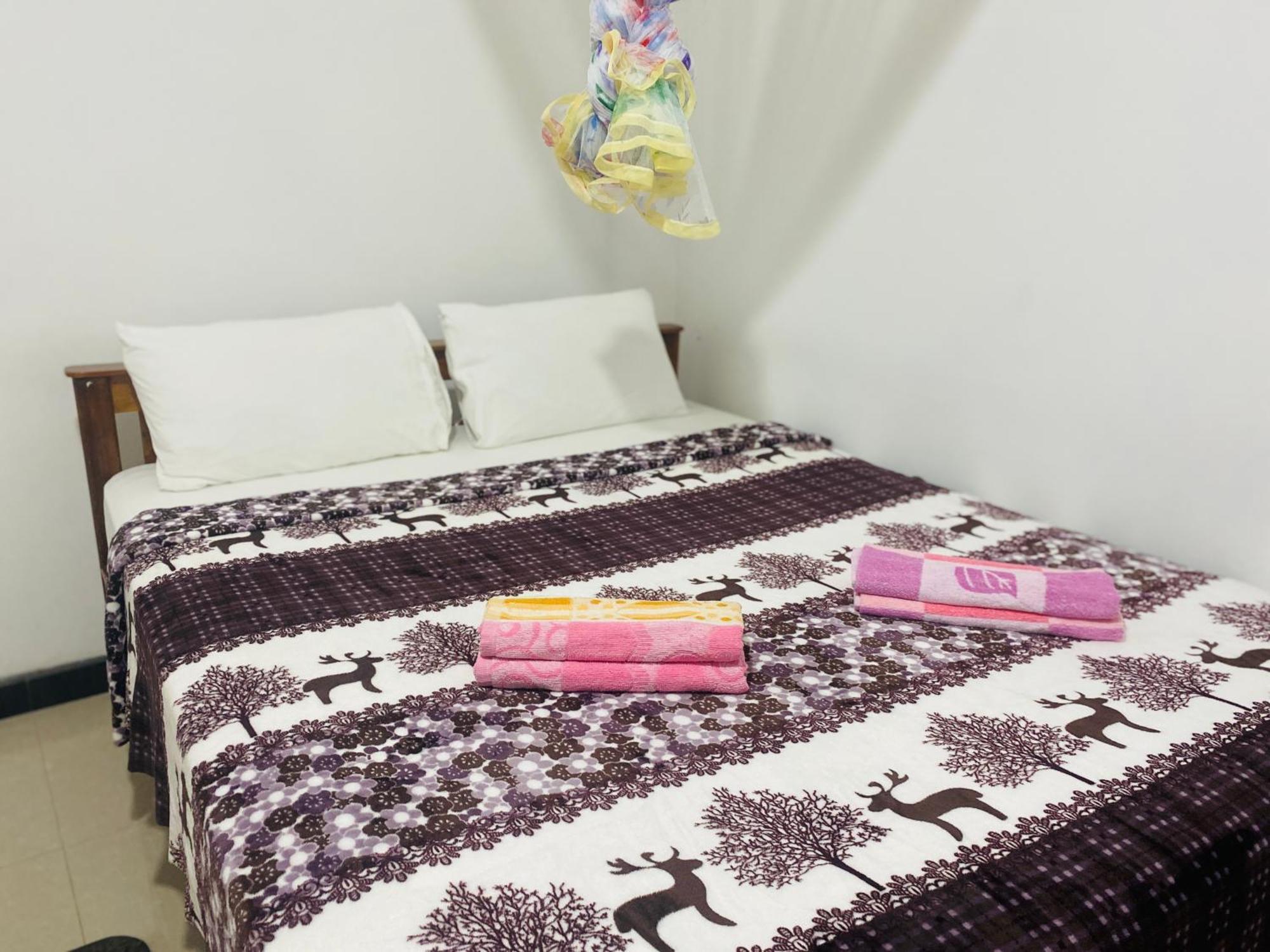 Lavendra Guset House Hotel Nallathanniya ภายนอก รูปภาพ