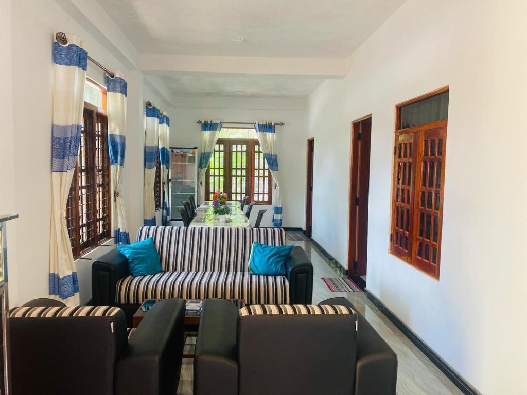 Lavendra Guset House Hotel Nallathanniya ภายนอก รูปภาพ