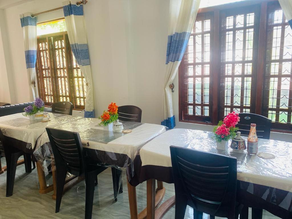 Lavendra Guset House Hotel Nallathanniya ภายนอก รูปภาพ