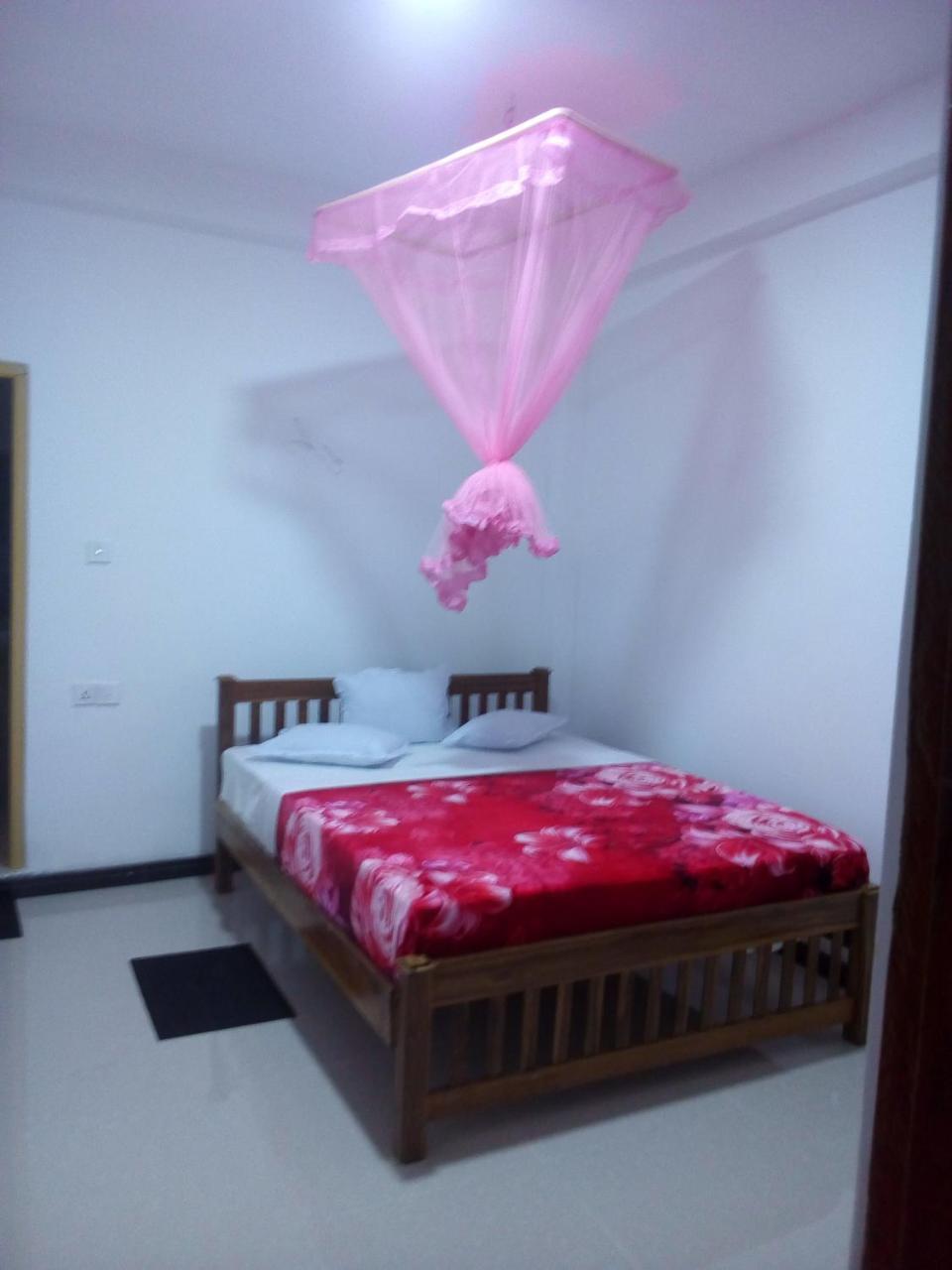 Lavendra Guset House Hotel Nallathanniya ภายนอก รูปภาพ