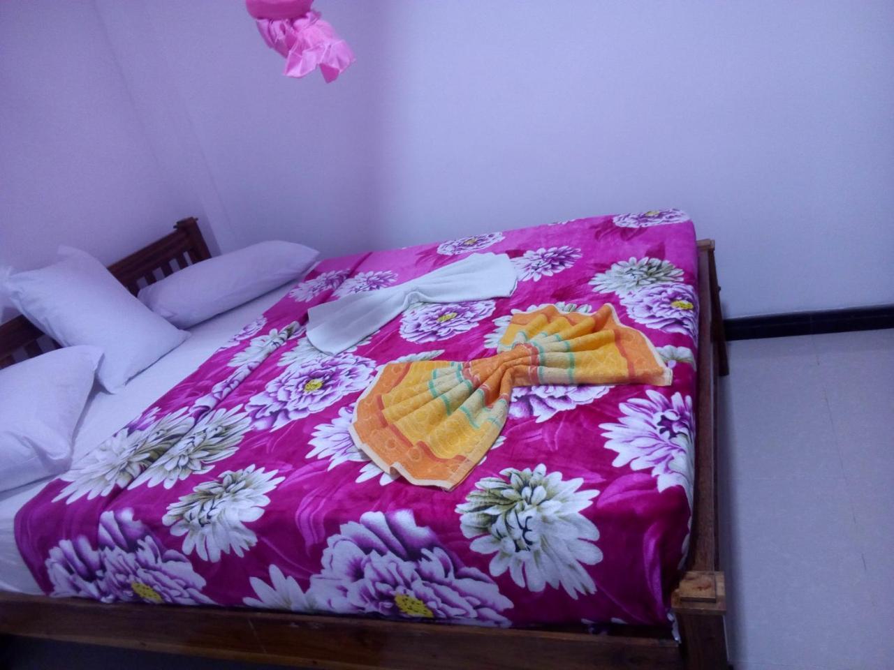 Lavendra Guset House Hotel Nallathanniya ภายนอก รูปภาพ